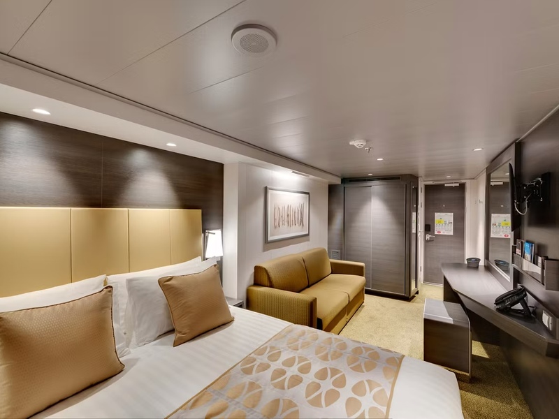 Deluxe Balcony with Partial View